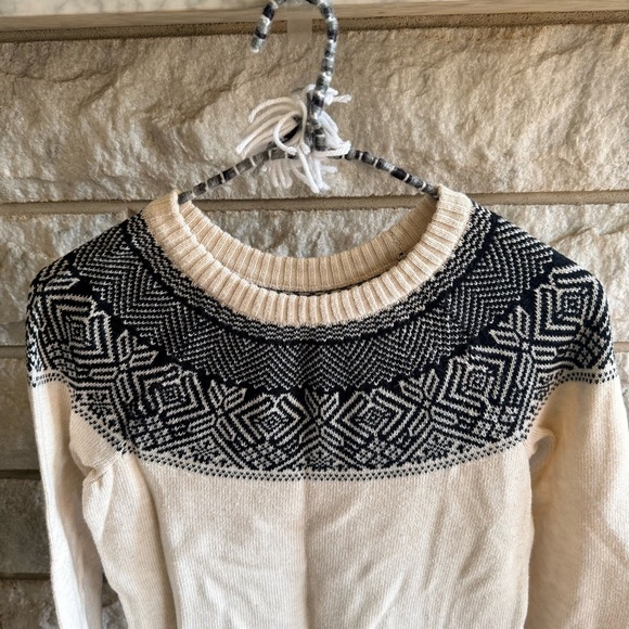 Croft & Barrow Black and Cream Geometric Sweater Petite XS - Picture 2 of 6